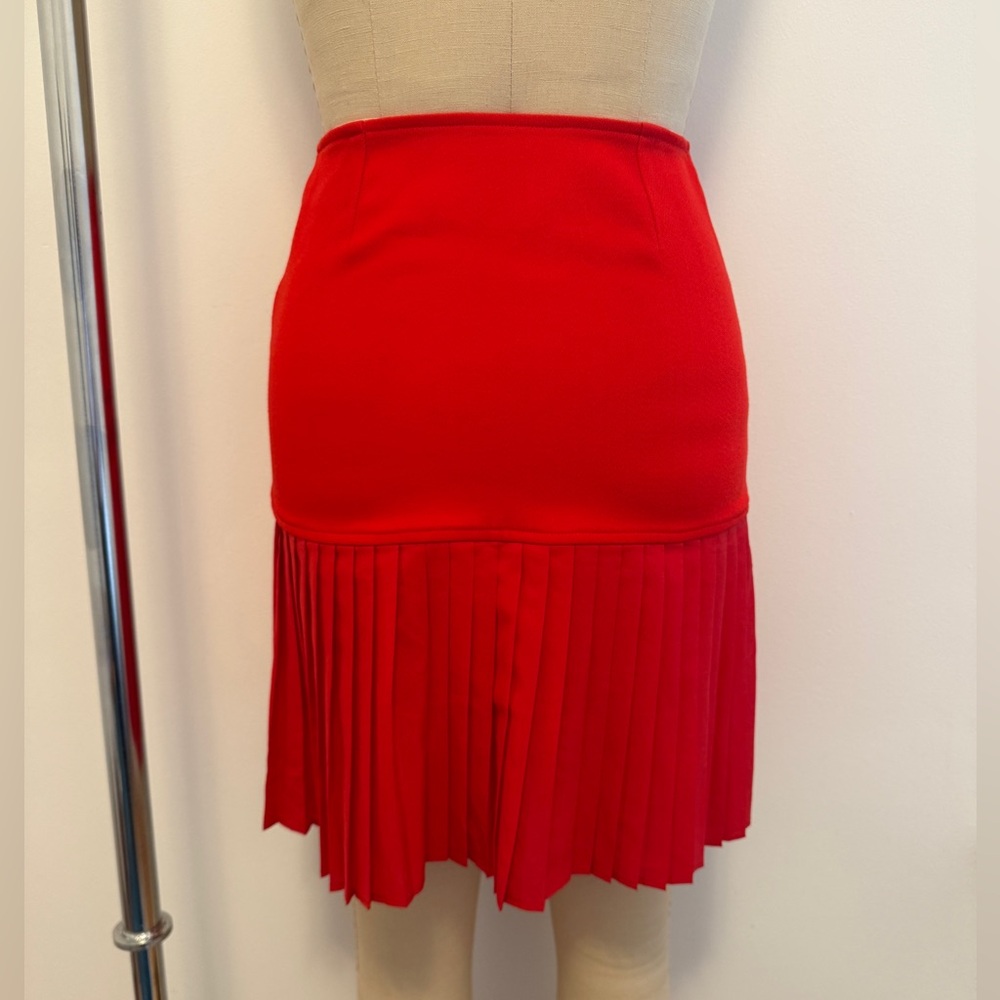 Givenchy Pleated Skirt with Zipper Detail - Picture 4 of 6